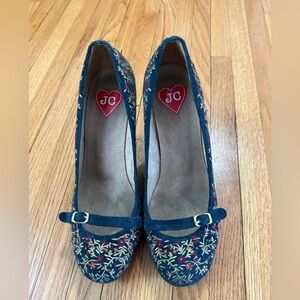 Platform wedges size 8